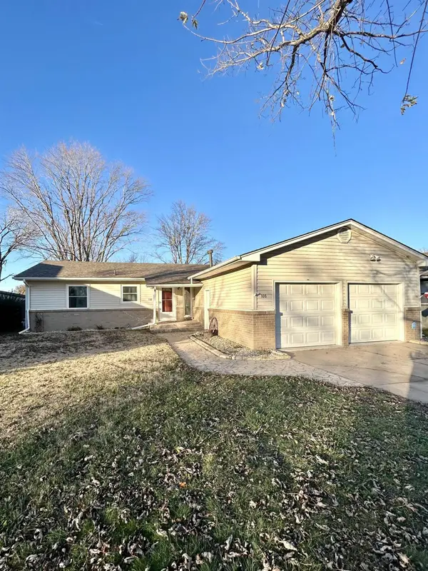 108 Brazos Dr, Goddard, KS 67052