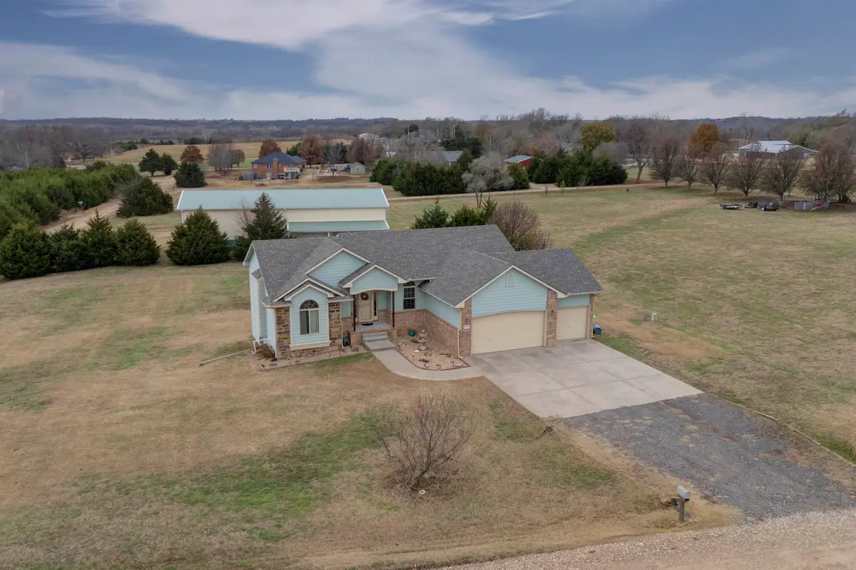 10307 Quail Ln, Arkansas City, KS 67005 - Image #1