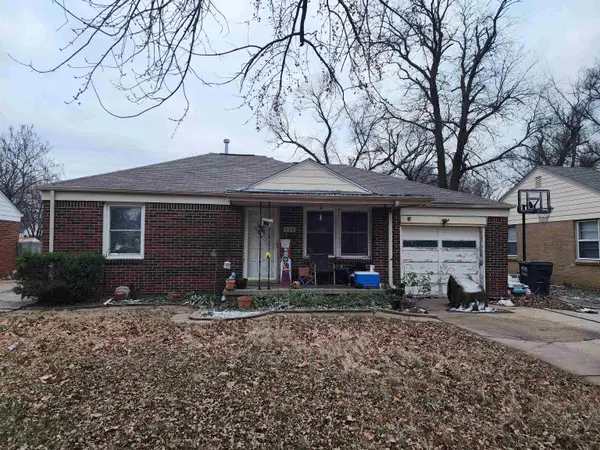 718 S Eastridge St, Wichita, KS 67207