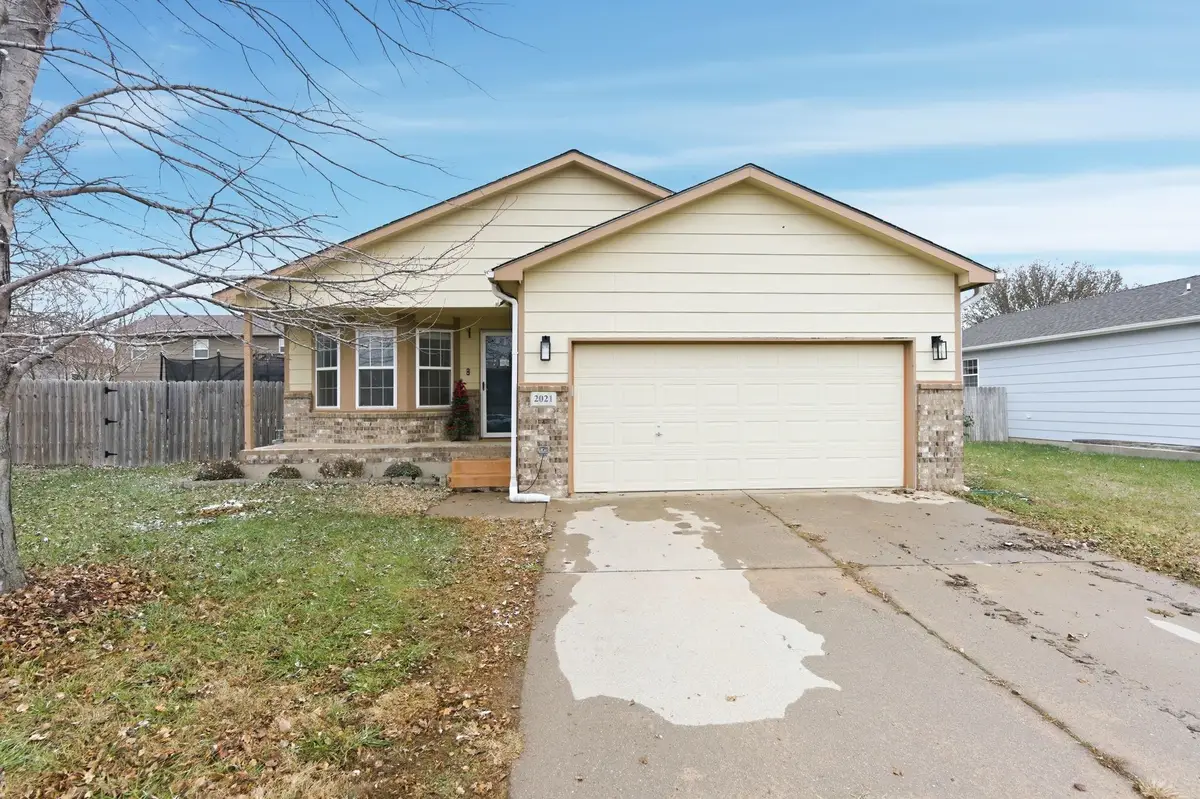 2021 S Crestline Ct, Wichita, KS 67209 - Image #1