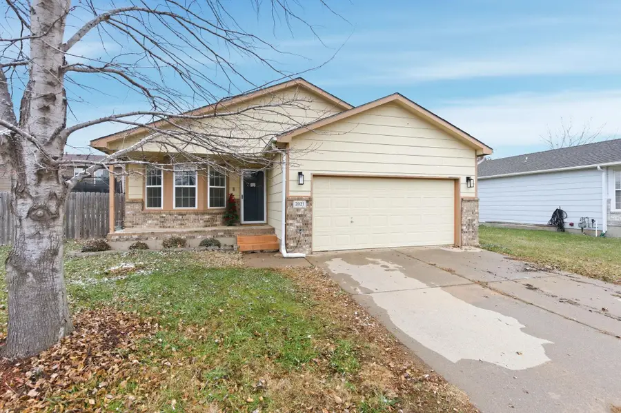 2021 S Crestline Ct, Wichita, KS 67209 - Image #2