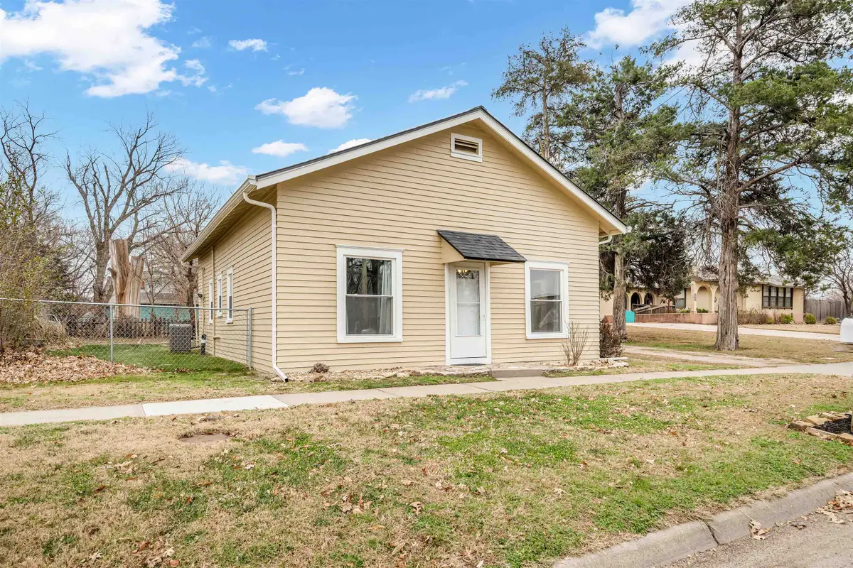 506 N Madison Ave, Sedgwick, KS 67135 - Image #1