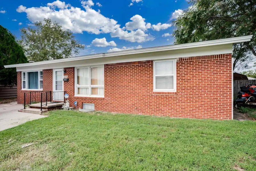 1236 E Galena St, Wichita, KS 67216 - Image #2