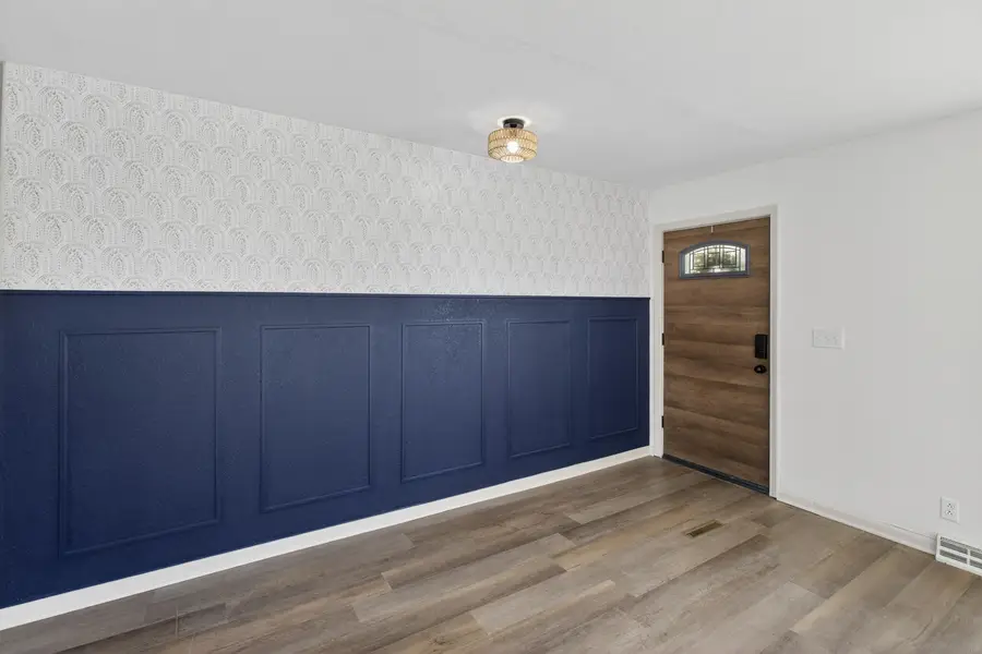 8220 E Peach Tree Ln, Wichita, KS 67207 - Image #3