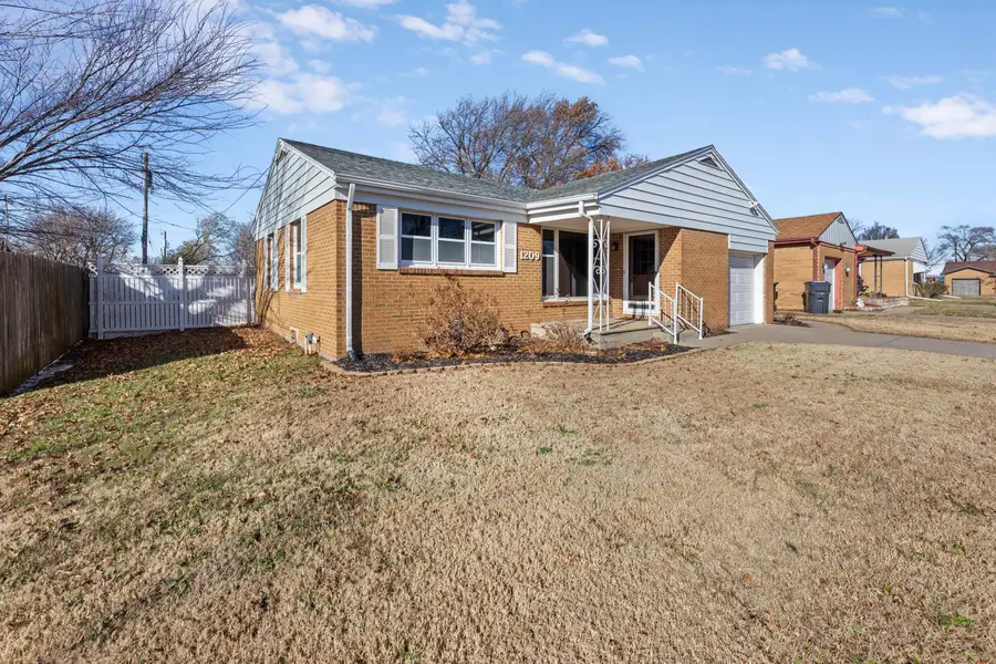 1209 Allison, Newton, KS 67114 - Image #2