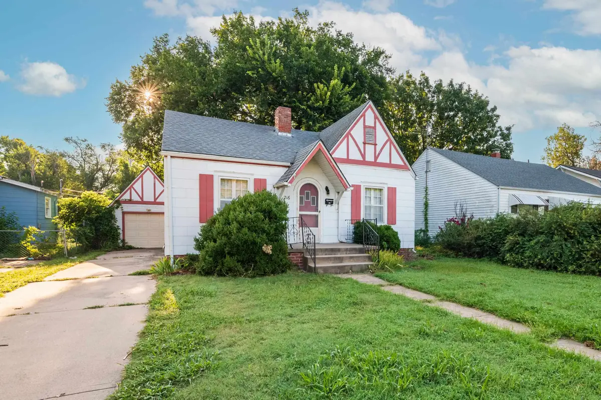 216 S Meridian Ave, Wichita, KS 67213 - Image #1