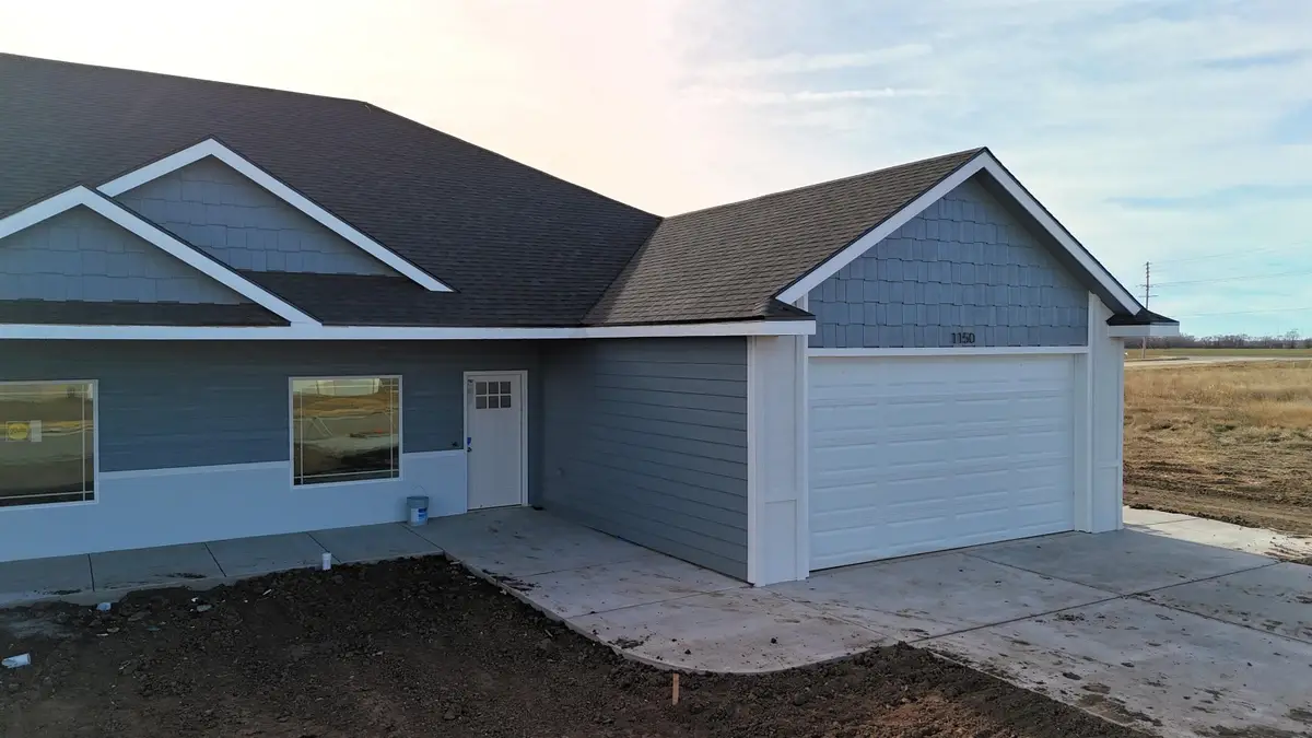 1150 Vista Sur Dr, Salina, KS 67401 - Image #1