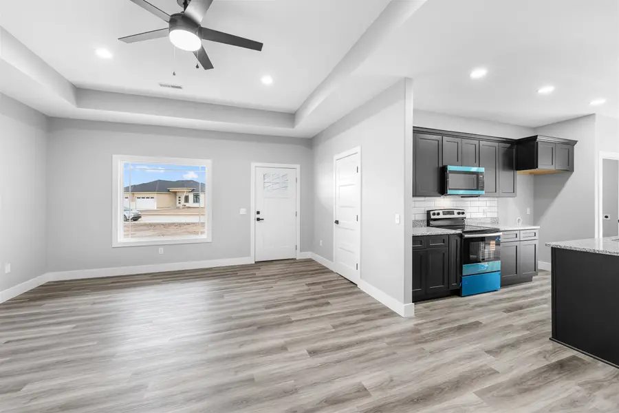 1152 Vista Sur Dr, Salina, KS 67401 - #3