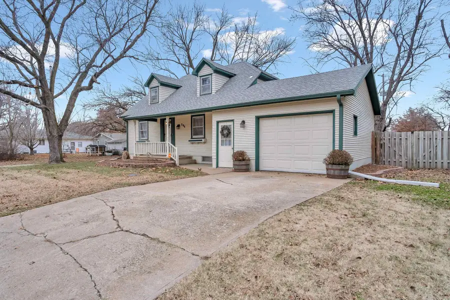 204 W Randall St, Hesston, KS 67062 - Image #3