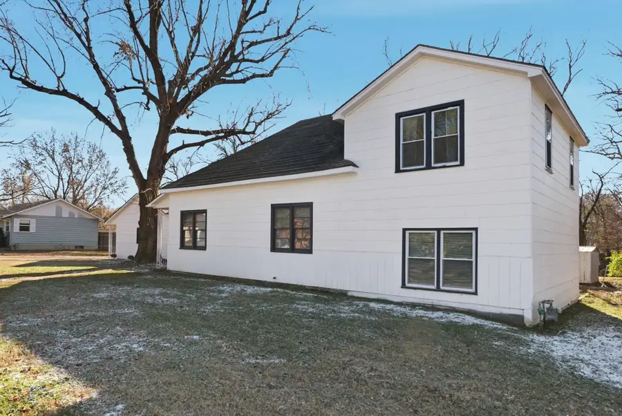 111 SE 7th, Newton, KS 67114 - Image #2