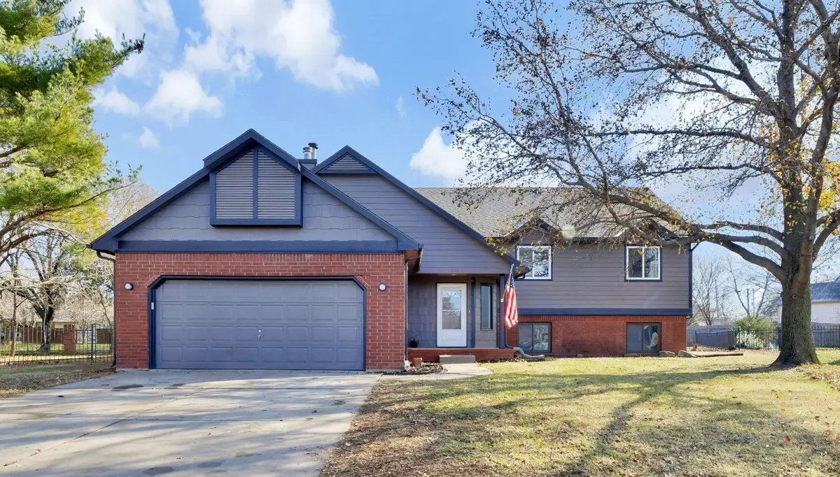 334 N Cyrilla Ct, Wichita, KS 67235 - Image #1