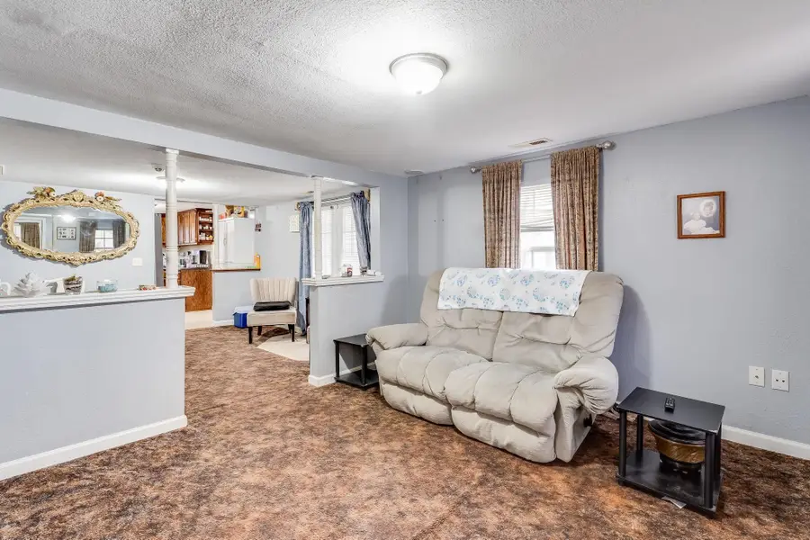 526 N Clara St, Wichita, KS 67212 - Image #3