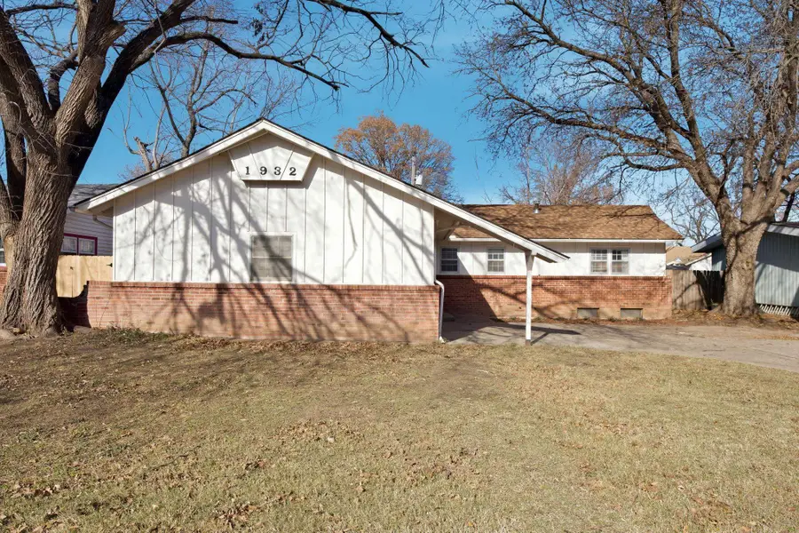 1932 E Glen Oaks, Wichita, KS 67216 - Image #2