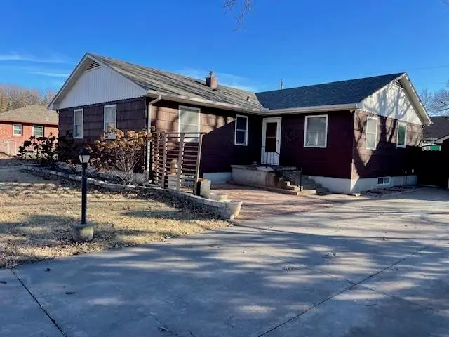 1505 W 7th, Newton, KS 67114 - Image #1