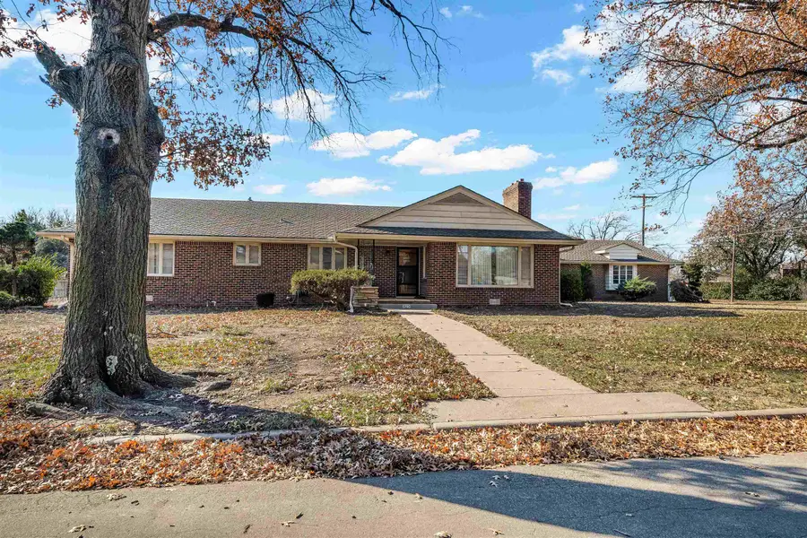 305 S Morningside St, Wichita, KS 67218 - Image #2