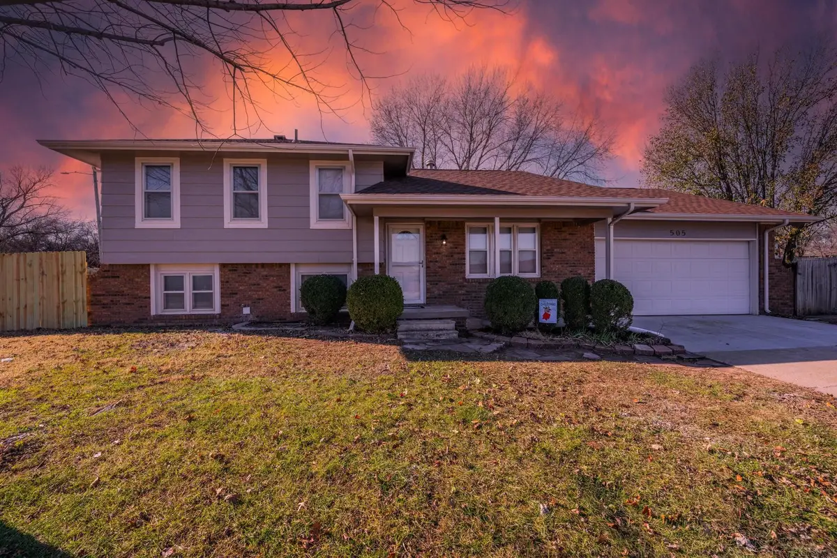 505 E Derby Hills Dr, Derby, KS 67037 - Image #1