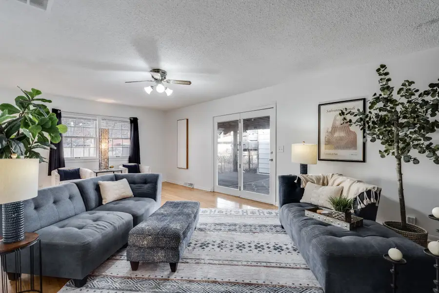 2210 W Columbine Ln, Wichita, KS 67204 - Image #2