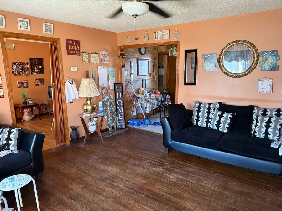 4532 Vesta Dr, Wichita, KS 67208 - Image #2