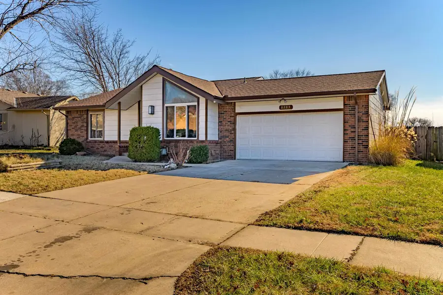 8309 E Chalet Dr, Wichita, KS 67207 - Image #2