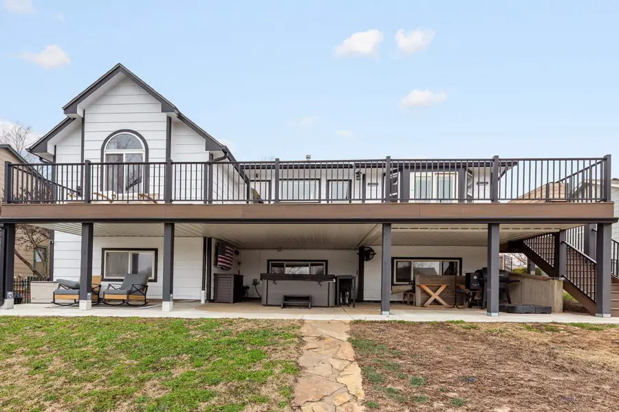 112 S Springwood Dr, Derby, KS 67037 - Image #2