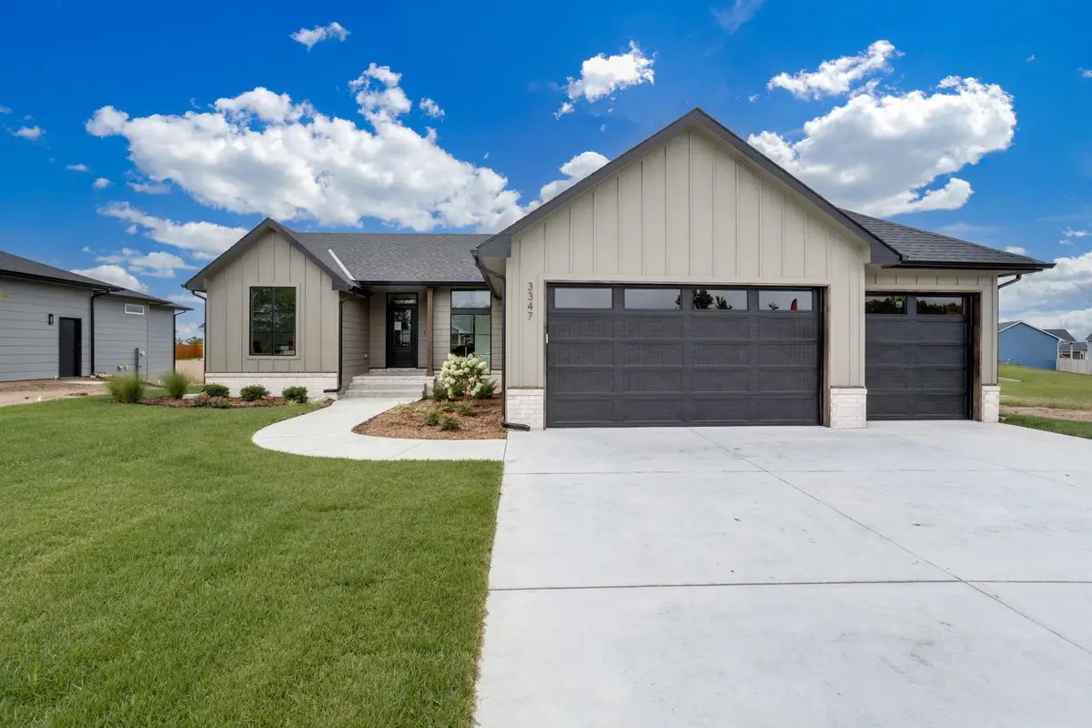 3347 S Linden Ct, Wichita, KS 67210 - Image #1