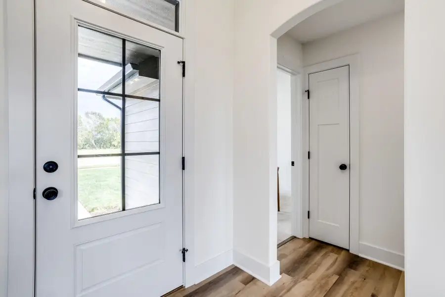 3347 S Linden Ct, Wichita, KS 67210 - Image #2