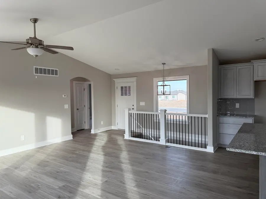 2361 S Saddle Cir, Wichita, KS 67235 - Image #2