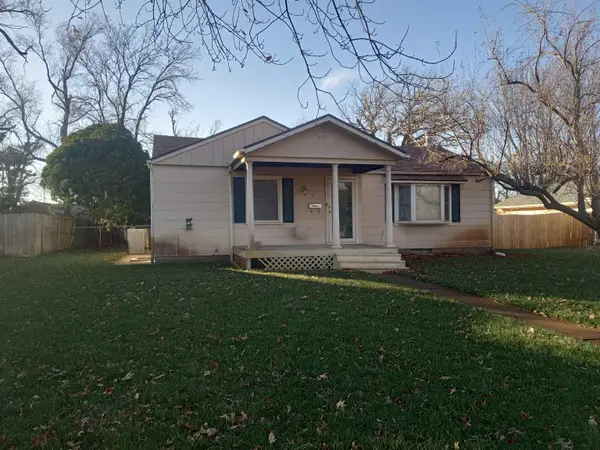511 Santa Fe, Halstead, KS 67056