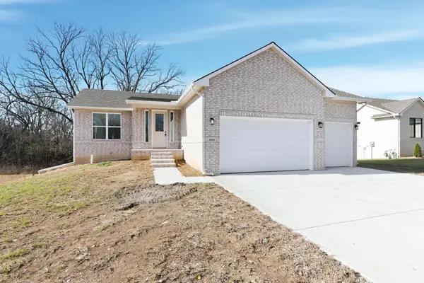 1543 S Meadowhaven St, Andover, KS 67002