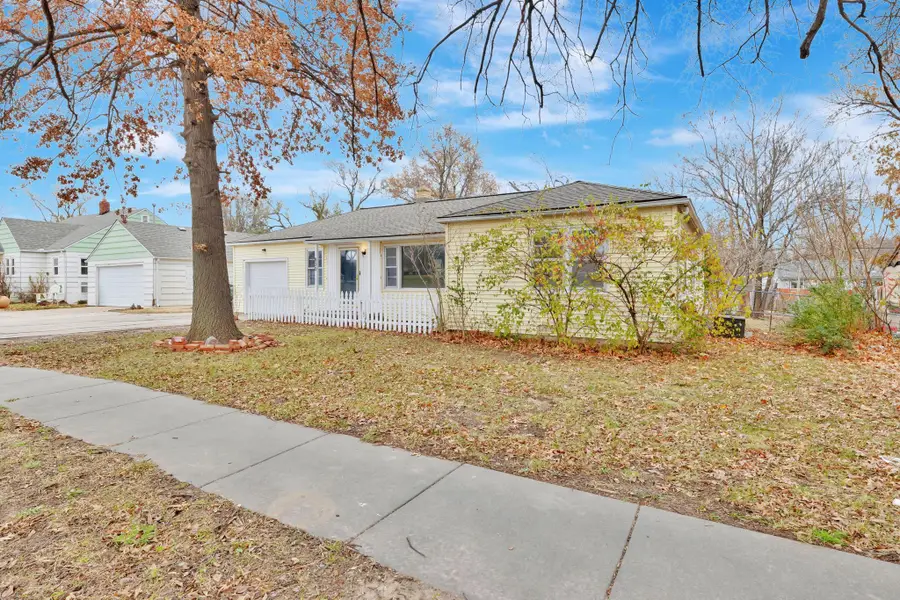 830 S Bluff Ave, Wichita, KS 67218 - Image #3