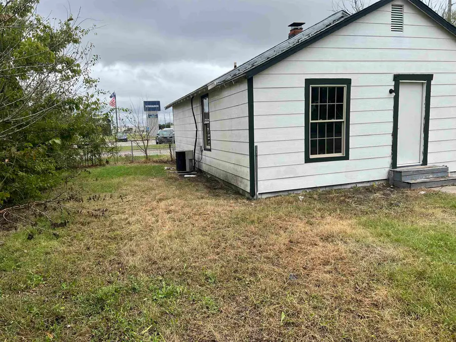 1533 S Saint Clair Ave, Wichita, KS 67213 - Image #3