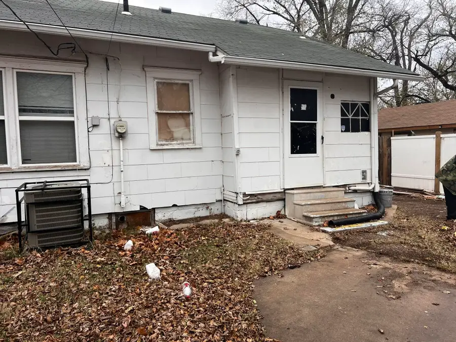 1306 S Santa Fe, Wichita, KS 67211 - Image #2