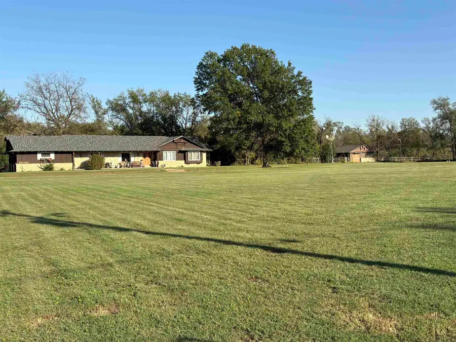 9810 S Ridge Rd, Sedgwick, KS 67135 - Image #2