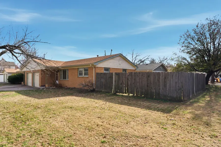 201 W Kinkaid St, Wichita, KS 67213 - Image #2