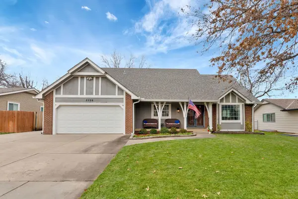 2526 S Glacier Dr, Wichita, KS 67215