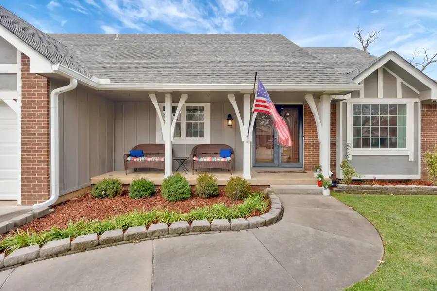 2526 S Glacier Dr, Wichita, KS 67215 - Image #2