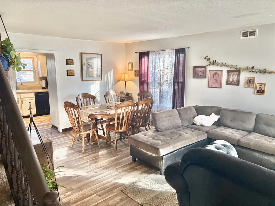 1206 S Stoneybrook Cir, Wichita, KS 67207 - Image #2