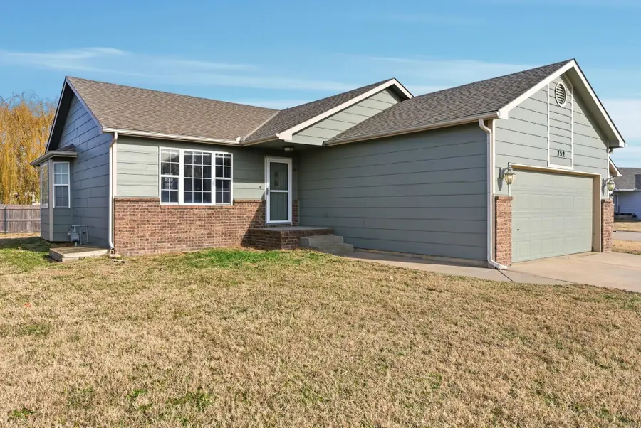 752 E Greenwood, Haysville, KS 67060 - Image #2