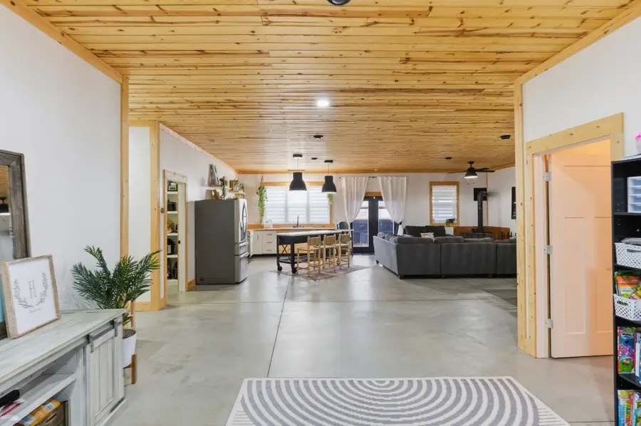 25505 S Haven Rd, Mount Hope, KS 67108 - Image #2