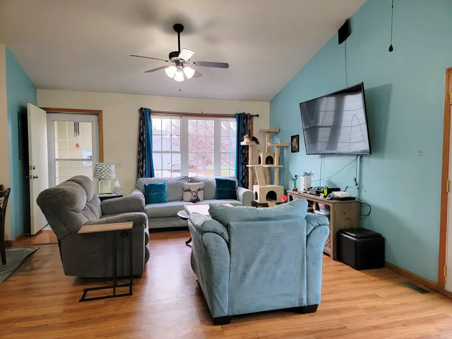 2407 Ambassador Dr, Salina, KS 67401 - Image #2