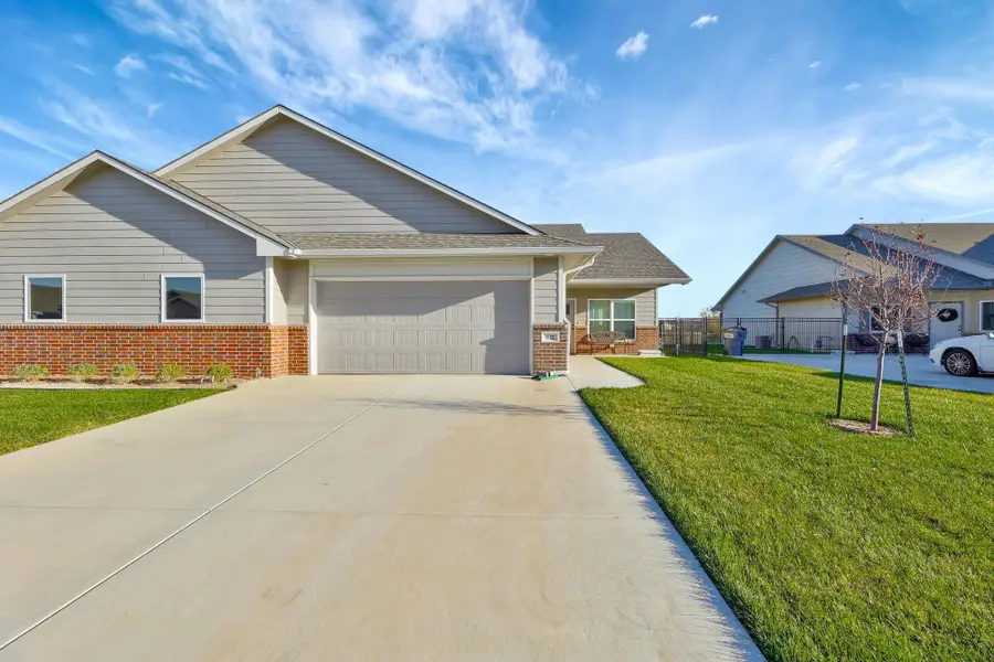 932 N Cloverleaf St, Goddard, KS 67052 - Image #2