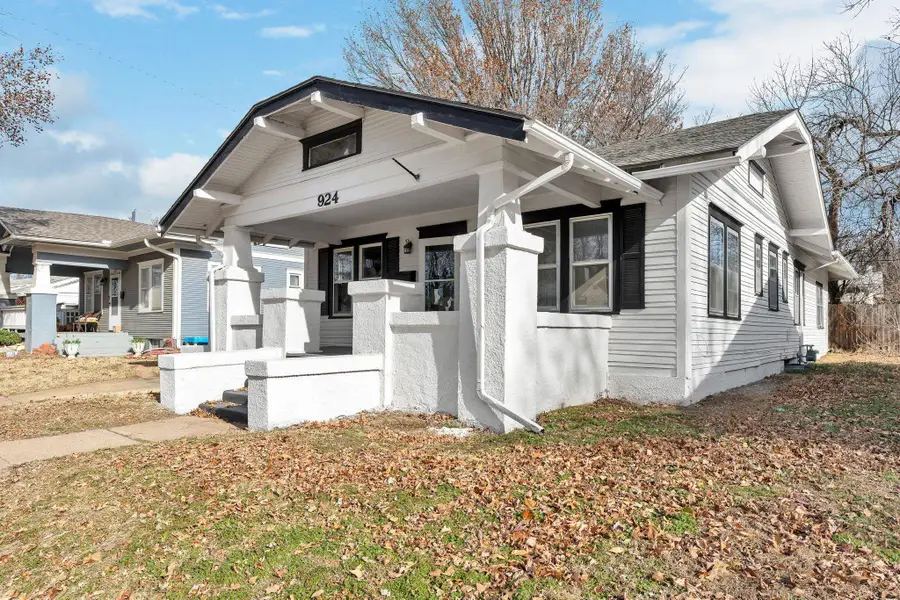 924 N Rutan St, Wichita, KS 67208-3043 - Image #2