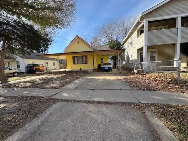 413 N 5th St, Arkansas City, KS 67005