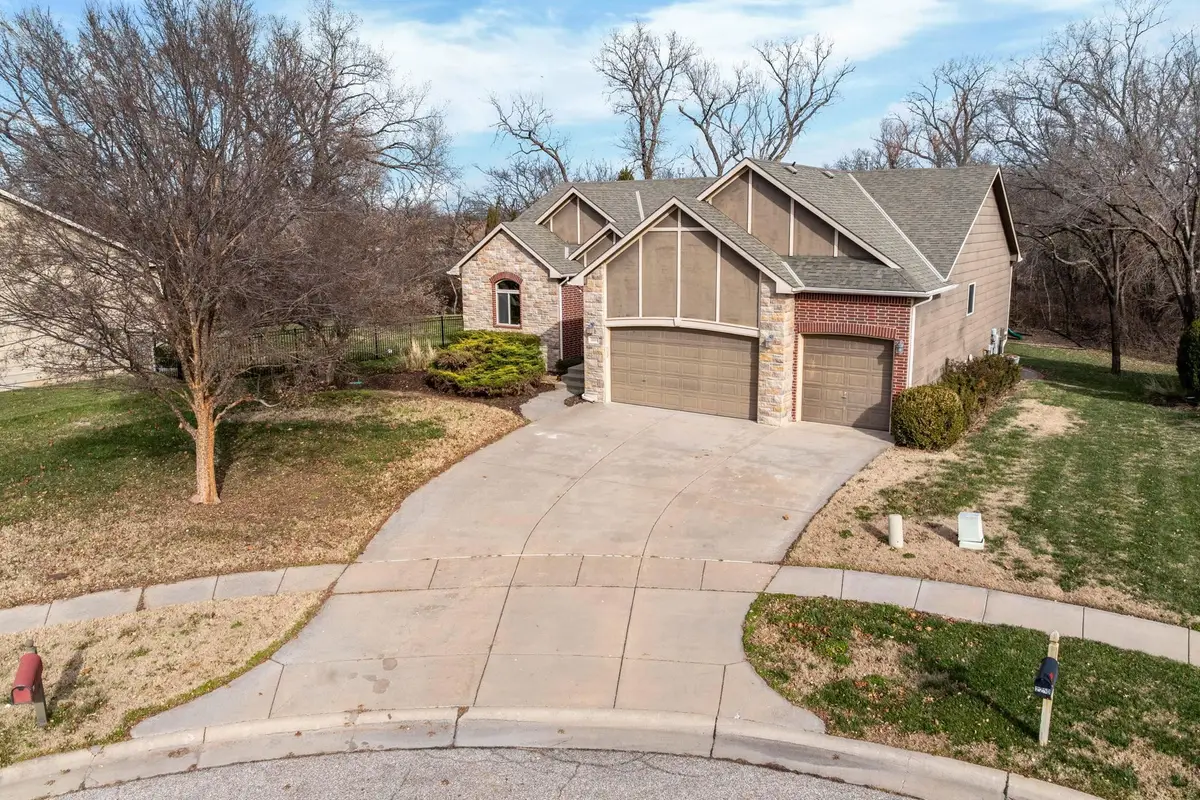 2246 E Tall Tree Cir, Derby, KS 67037 - Image #1
