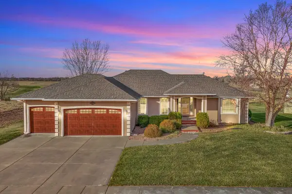 2137 Beltline, Newton, KS 67114