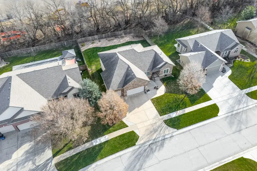 918 N Beau Jardin St, Derby, KS 67037 - Image #2