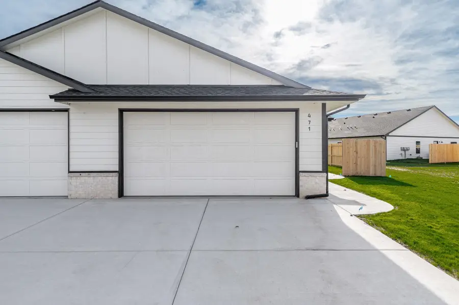 471 E Harper St, Valley Center, KS 67147-8948 - Image #2