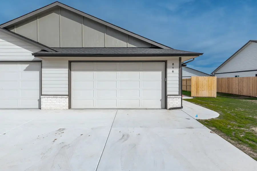 816 S Jay St, Valley Center, KS 67147-8948 - Image #2