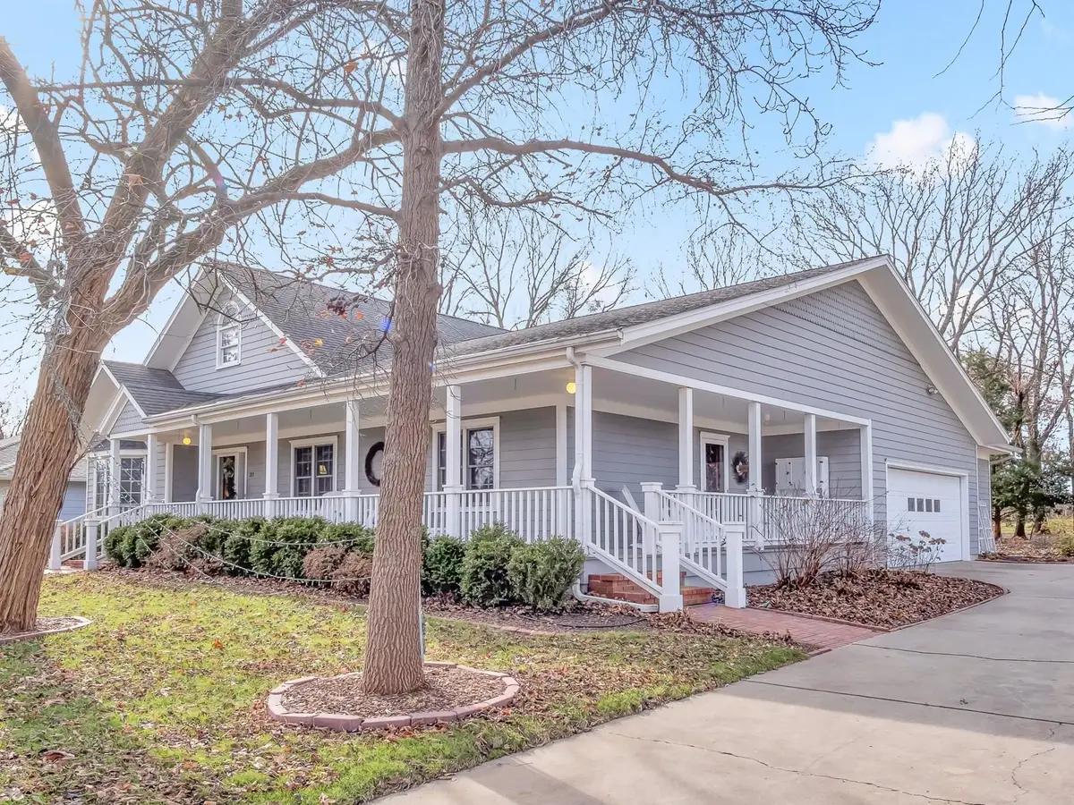 317 Bluestem St, North Newton, KS 67117 - Image #1