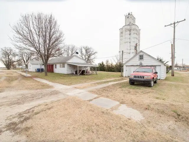111 S Prospect Ave, Lehigh, KS 67073 - Image #2